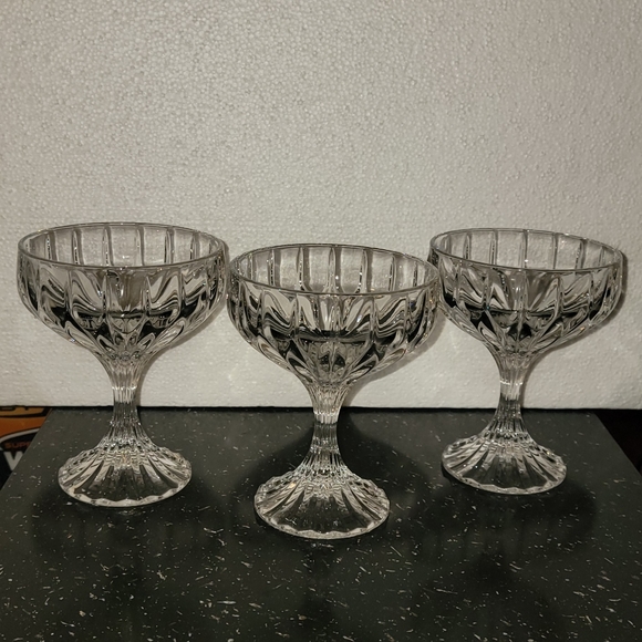BEAUTIFUL SET OF 3 MIKASA CRYSTAL PARK LANE CHAMPAGNE SHERBET 5 1/2" GLASSES - Picture 2 of 8